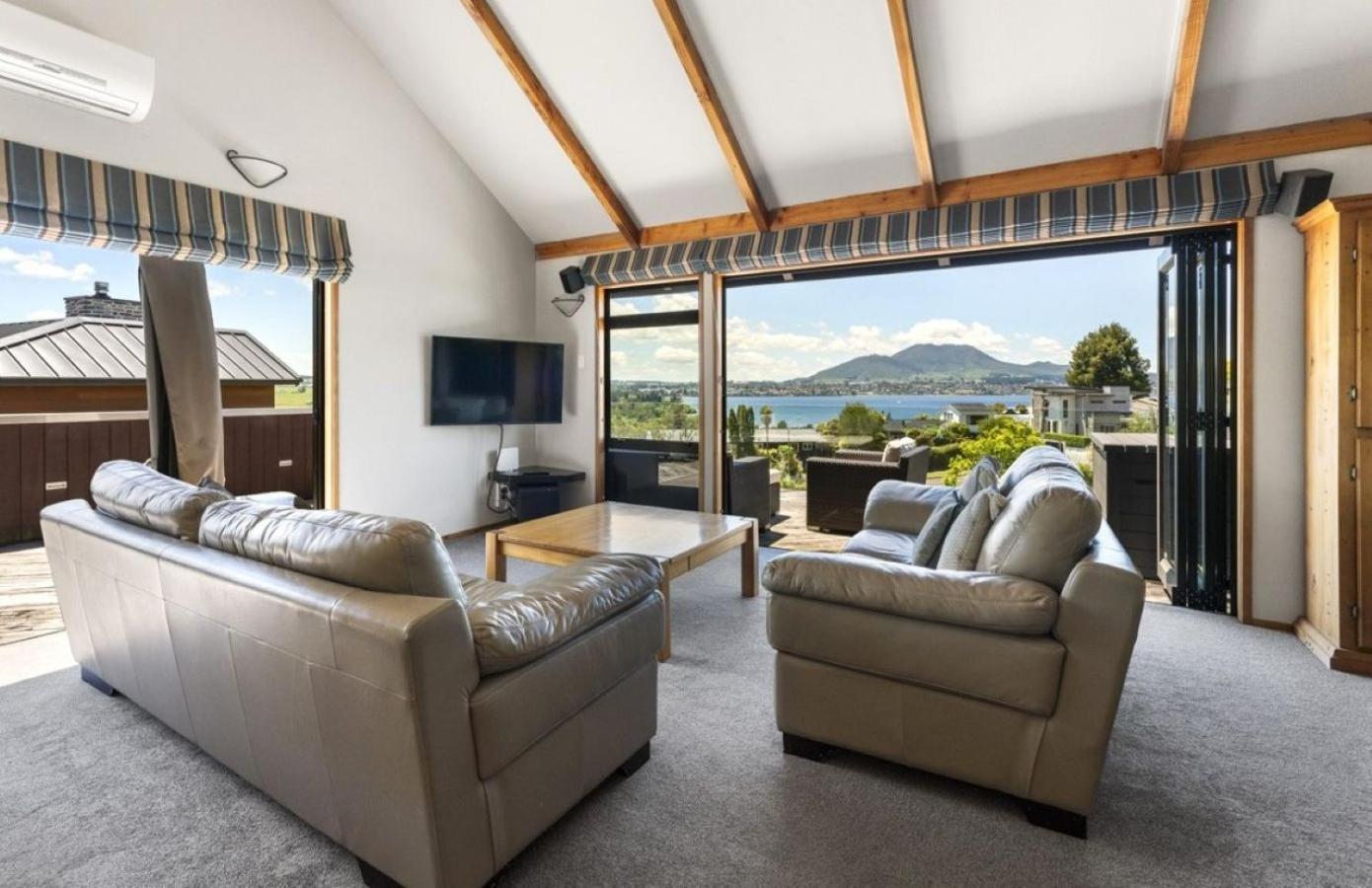 Acacia Sunrise - Taupo Villa Exterior foto
